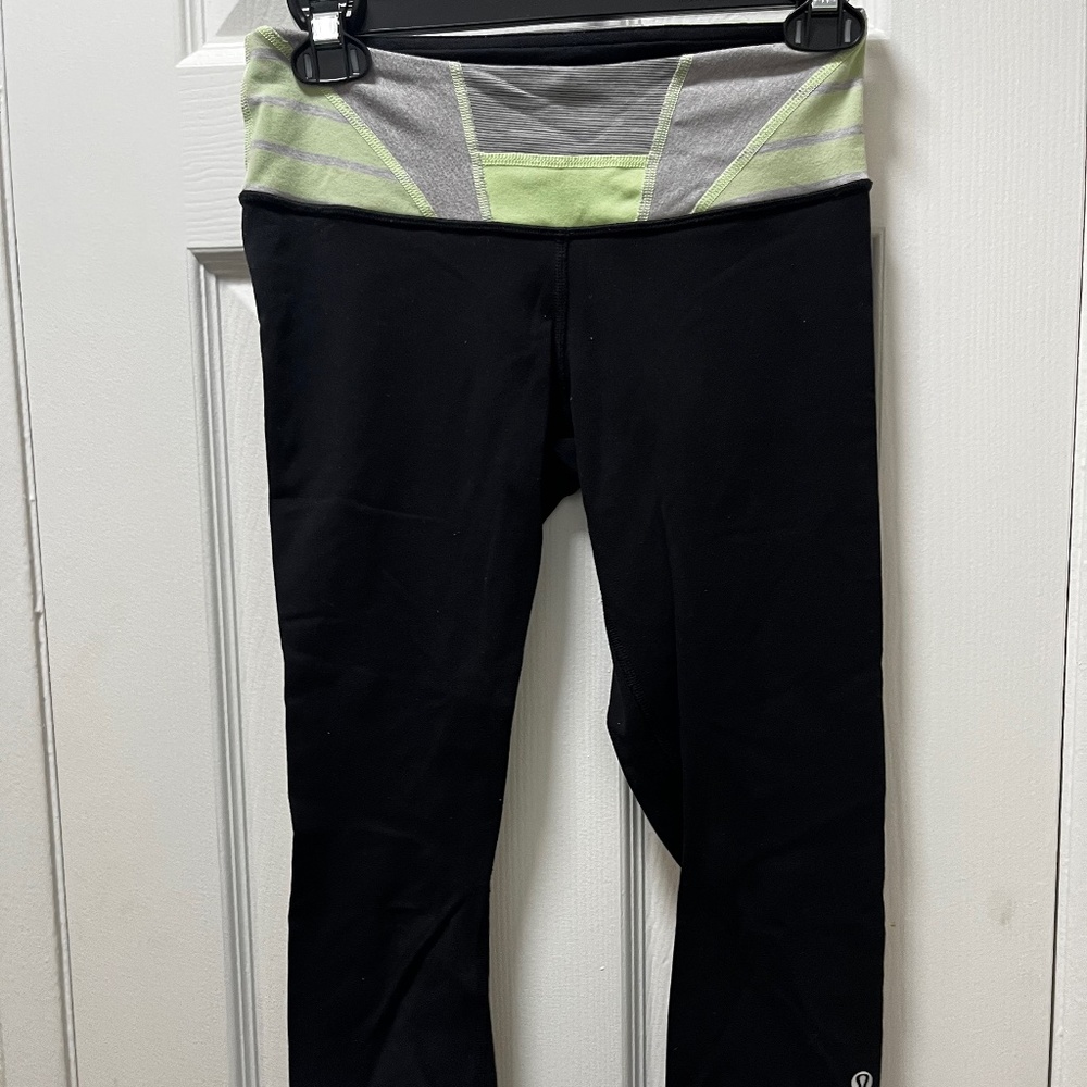 LuLulemon reversible cropped leggings